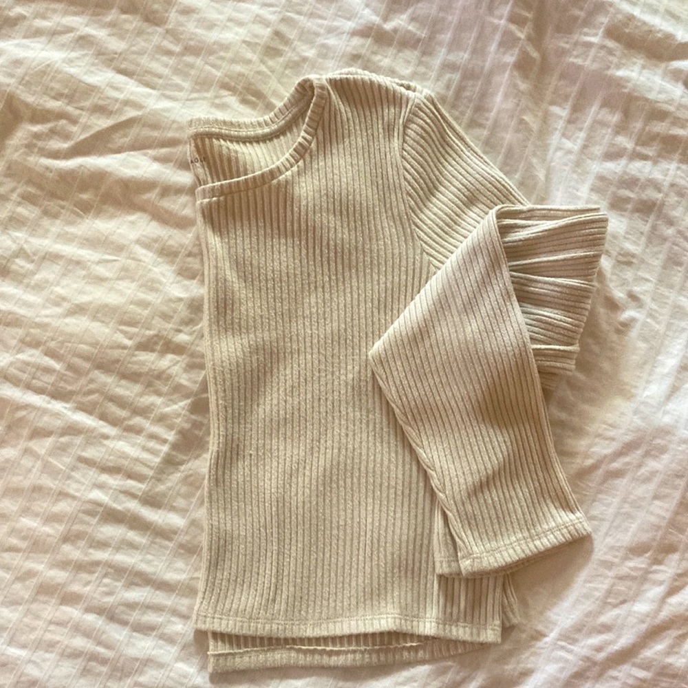 Cropped long sleeve shirt